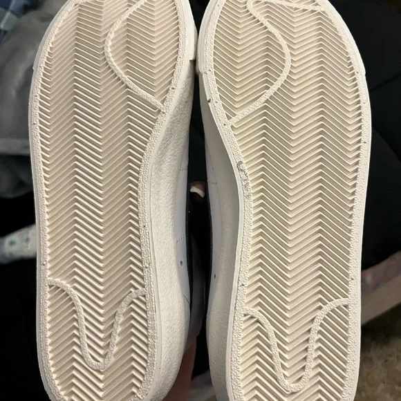 Nike Blazers - Picture 2 of 2